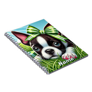 Speelse Boston Terrier Puppy met groene boog Notitieboek