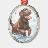 Speelse Chocolade Labrador Retriever Hond Kerstmis Metalen Ornament (Links)
