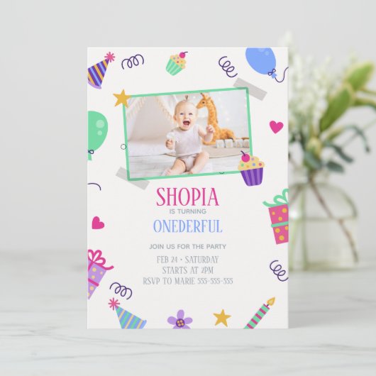 Speelse Cupcake 1e verjaardag foto uitnodiging (Staand voorkant)