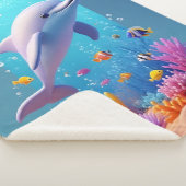 Speelse dolfijn temidden van kleurrijke tropische  sherpa deken (3/4)