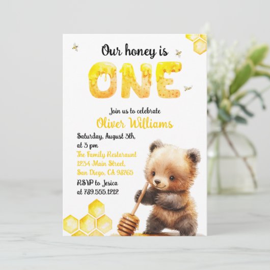 Speelse Golden Bee-Theme Beer Een Jaar Verjaardag Kaart (Staand voorkant)