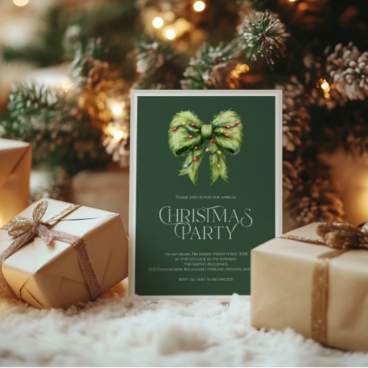 Speelse groene kerstuitnodiging met feestelijke st feestdagenkaart
