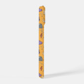 Speelse Halloween geesten en heksen patroon iPhone 15 Case (Rechterkant)