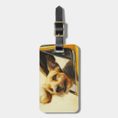 Speelse hond genieten van autorit Art Print Bagagelabel (Voorkant verticaal)
