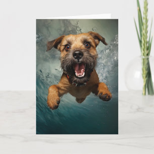 Speelse hond zwemmen onder water ontwerp kaart