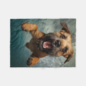 Speelse Hond Zwemt Onderwater Ontwerp Fleece Deken (Voorkant (Horizontaal))