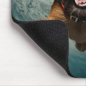 Speelse Hond Zwemt Onderwater Ontwerp Muismat (Hoek)