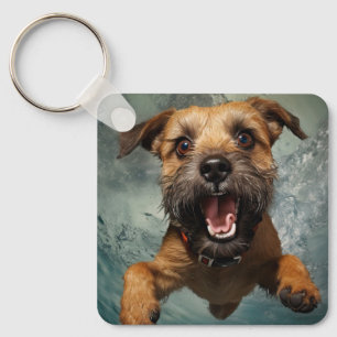 Speelse Hond Zwemt Onderwater Ontwerp Sleutelhanger