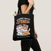 Speelse honden met bloemenkronen – Fun Spring Them Tote Bag (Dichtbij)