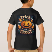 Speelse Jack O Lantern Met Candy Corn Snoepjes 🎃 T-shirt (Achterkant)