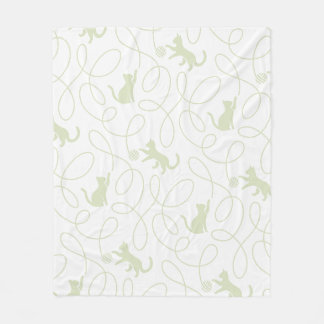 Speelse kat en garenbal patroon licht salie groen fleece deken