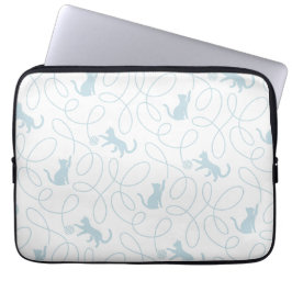 Speelse Kat en Garentol Patroon Lichtblauw Laptop Sleeve