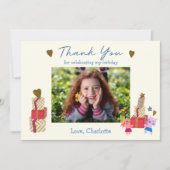 Speelse katten en cadeaus gele kinderen verjaardag bedankkaart (Voorkant)