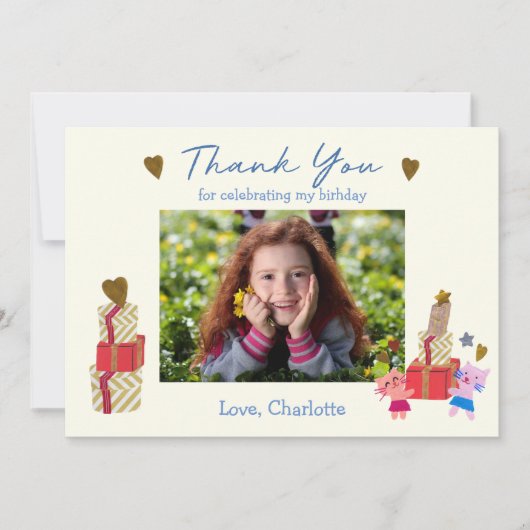 Speelse katten en cadeaus gele kinderen verjaardag bedankkaart (Voorkant)