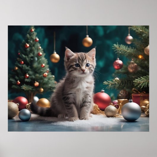 Speelse Kerstkitten bij de boom met Ornament Poster (Voorkant)