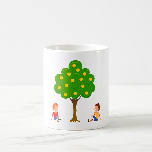 Speelse kinderen zittend onder een appelboom koffiemok
