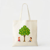 Speelse kinderen zittend onder een appelboom tote bag (Voorkant)