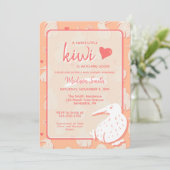 Speelse Kiwi Bird Bare Bottom Peach Baby shower Kaart (Staand voorkant)