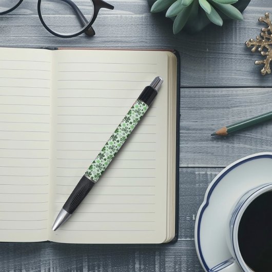 Speelse Lichtgroene Klaverhartjes Patroon Keltisch Pen