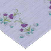 Speelse Paarse Flower w/Tumbling Blauwgroen wervel Tafelkleed (Gekanteld)