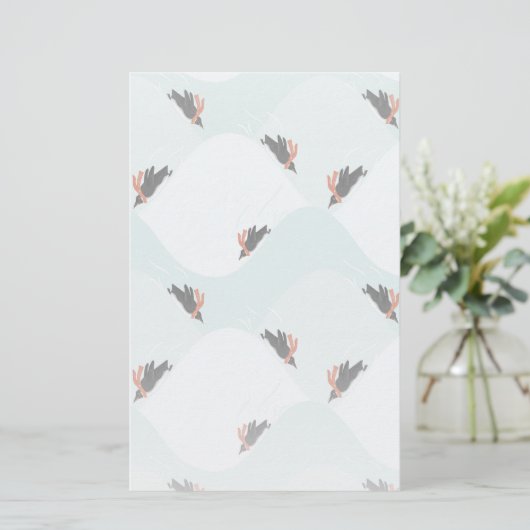 Speelse Pinguïns Glijden op Sneeuwpatroon Briefpapier (Staand voorkant)