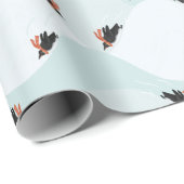 Speelse Pinguïns Glijden op Sneeuwpatroon Cadeaupapier (Rol Hoek)