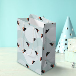 Speelse Pinguïns Glijden op Sneeuwpatroon Medium Cadeauzakje