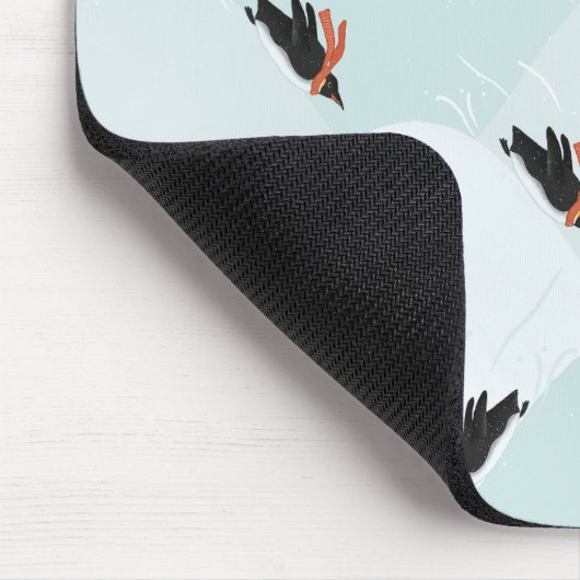 Speelse Pinguïns Glijden op Sneeuwpatroon Muismat (Hoek)