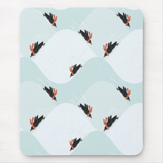 Speelse Pinguïns Glijden op Sneeuwpatroon Muismat (Voorkant)