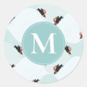 Speelse Pinguïns Glijden op Sneeuwpatroon Ronde Sticker (Voorkant)