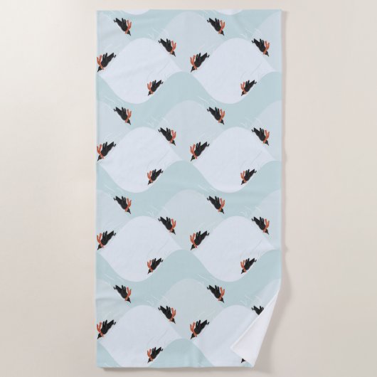 Speelse Pinguïns Glijden op Sneeuwpatroon Strandlaken (Voorkant)