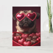 Speelse pug in hartvormige Valentijnsdoos Kaart (Voorkant)