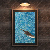 Speelse rivierotter zwemt in blauw water poster