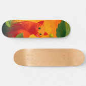 Speelse rode kat wilde bloementuin persoonlijk skateboard (Horizontaal)