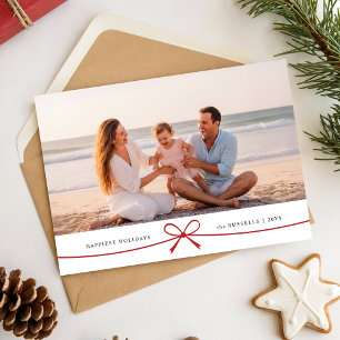 Speelse Rode Strik Familie Strand Foto Kerstmis Feestdagenkaart