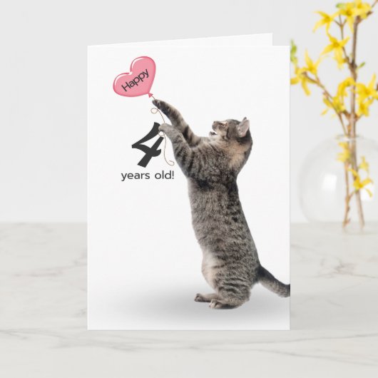 Speelse tabby kat voor 4e verjaardag kaart (Gele Bloem)