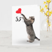 Speelse tabby kat voor 55e verjaardag kaart (Gele Bloem)