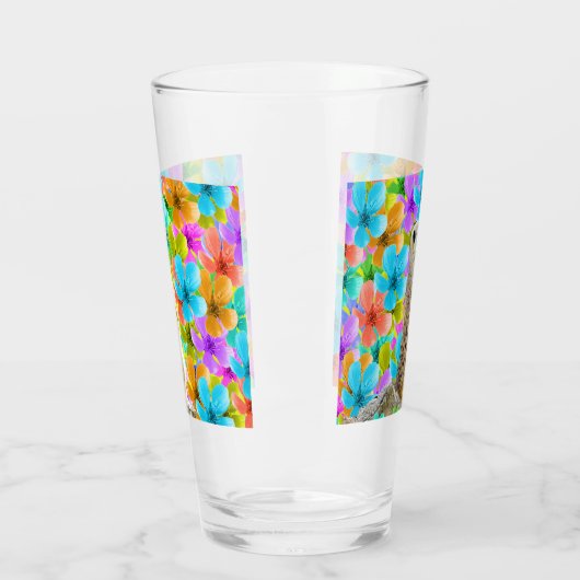 Speelse tuin: Meerkat te midden van driekleurige b Glas (Links)