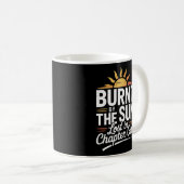 Speelse Verbrande Zon Lezing Quote Zwart en Wit Koffiemok (Voorkant rechts)