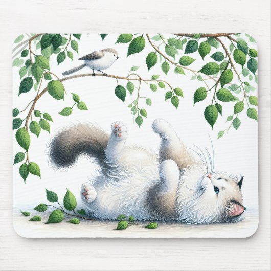 Speelse witte kat met vogel in boom muismat (Voorkant)