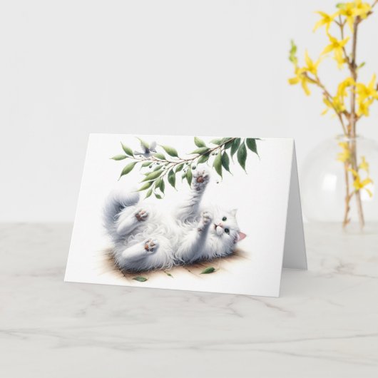 Speelse witte kat voor verjaardag kaart (Gele Bloem)