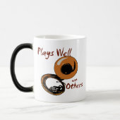 Speelt goed / Tuba Magische Mok (Links)