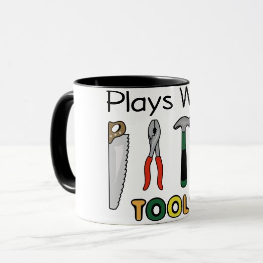 Speelt met gereedschap af mok (Voorkant links)