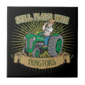 Speelt nog steeds met groene trekkers tegeltje (Voorkant)