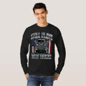 Speelt nog steeds met vrachtwagens t-shirt (Voorkant volledig)