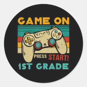  spel aan pers Start 1st grade gamer Terug T Ronde Sticker
