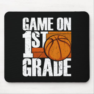 Spel op 1e klas basketbal terug naar school eerst muismat