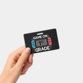 Spel op 1e klas terug naar school Grappige gamer Badge (Handheld)