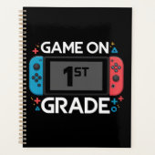 Spel op 1e klas terug naar school Grappige gamer Planner (Voorkant)