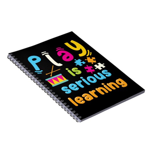 Spelen is een serieuze leermeester voor kleuters notitieboek (Rechterzijde)